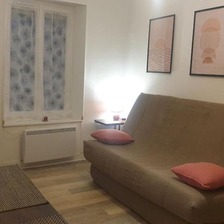 Studio Meuble Et Equipe Ingre Ngoại thất bức ảnh